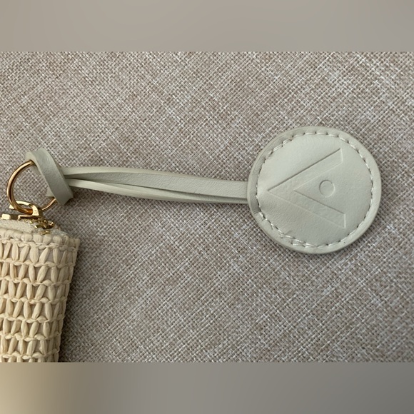 NEW Aveda Cosmetics Pouch: Oatmeal w/Golden Zipper. Zip Pull w/Embossed letter A - Picture 5 of 7